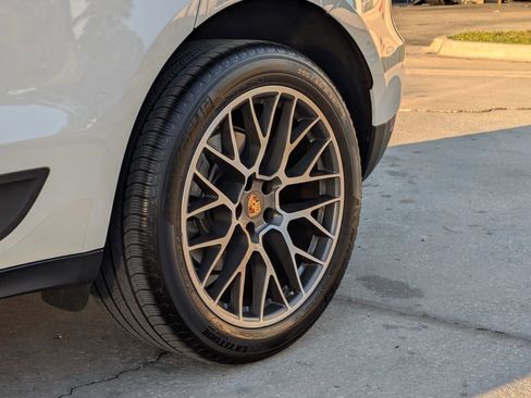 Used 2017 Porsche Macan S image 19