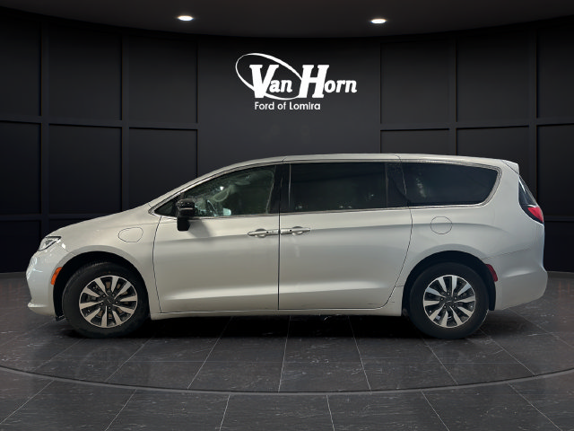 Used 2024 Chrysler Pacifica Limited FWD image 4