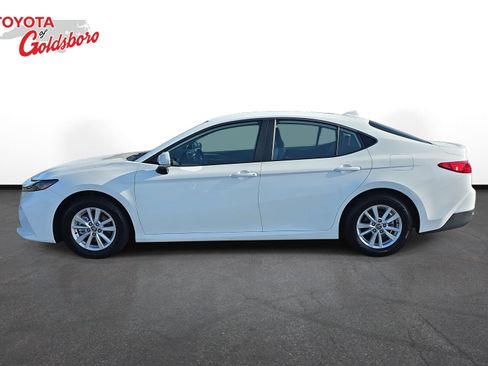 Used 2026 Toyota Camry LE AWD/4WD image 8