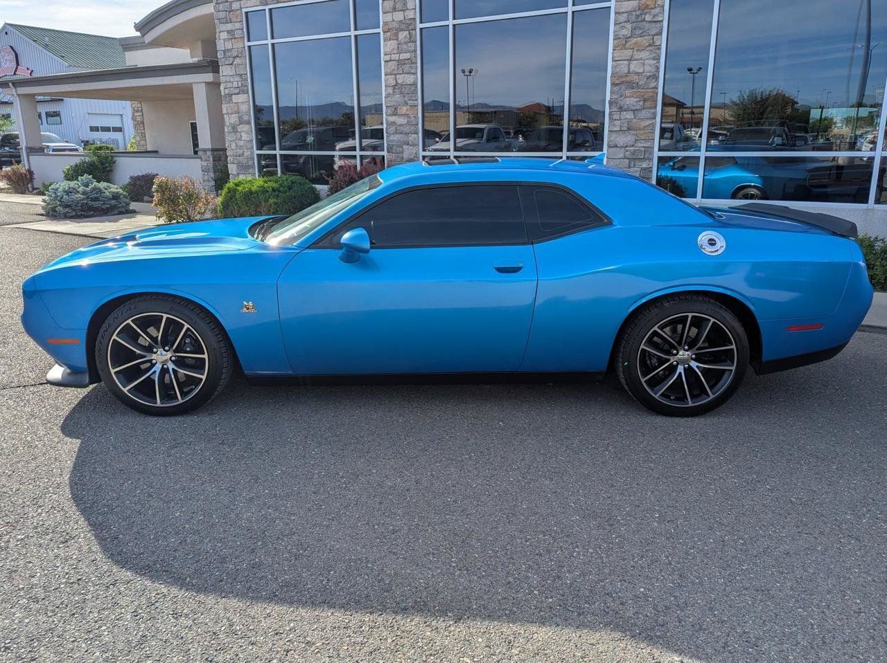 Used 2016 Dodge Challenger R/T Scat Pack RWD image 2