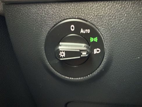 Used 2024 Volkswagen Taos S image 9