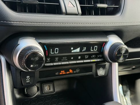 Used 2024 Toyota RAV4 XLE FWD image 29