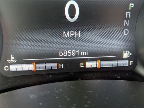 Used 2021 Jeep Renegade Latitude FWD image 9