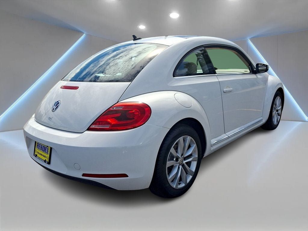 Used 2013 Volkswagen Beetle TDI FWD image 4