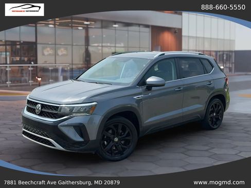 Used 2022 Volkswagen Taos SE FWD image 1