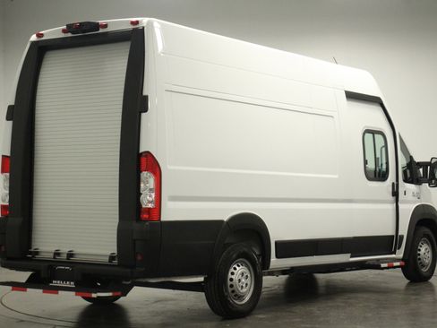 Used 2024 RAM ProMaster 3500 w/ Delivery Van Package image 8