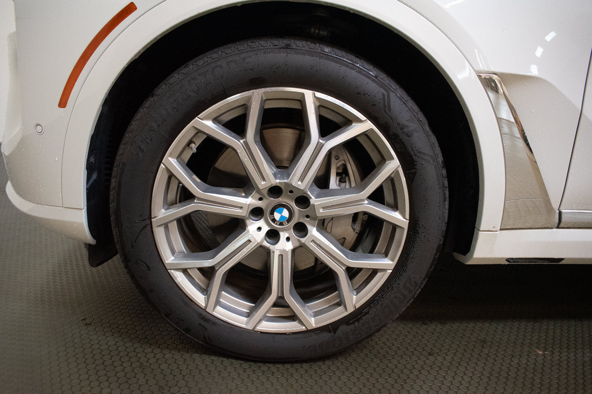 Used 2025 BMW X7 xDrive40i w/ Climate Comfort Package AWD/4WD image 9