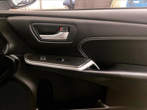 Used 2017 Toyota Camry XLE w/ Moonroof Package image 23