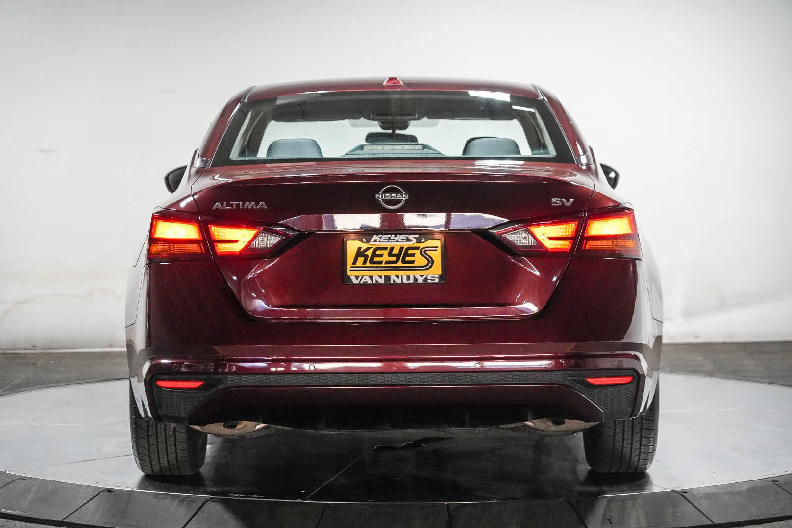 Used 2024 Nissan Altima 2.5 SV FWD image 3
