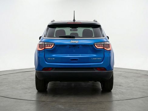 Used 2025 Jeep Compass Limited image 7