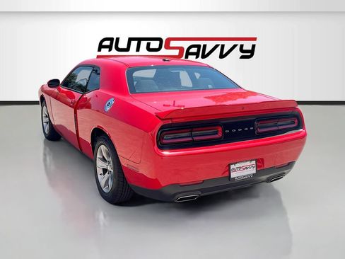 Used 2022 Dodge Challenger SXT RWD image 5
