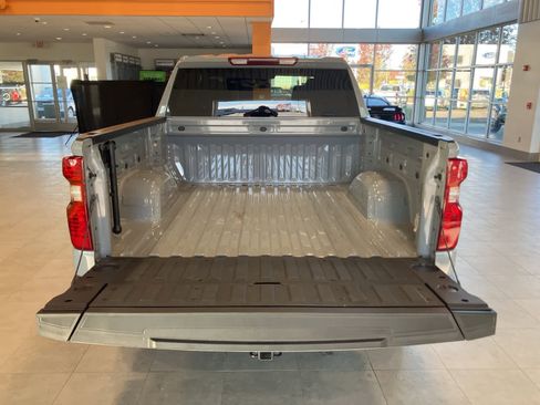 Used 2024 Chevrolet Silverado 1500 Custom image 27