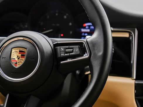 Used 2024 Porsche Macan AWD/4WD image 21