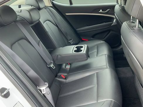 Used 2023 Genesis G70 2.0T AWD/4WD image 16