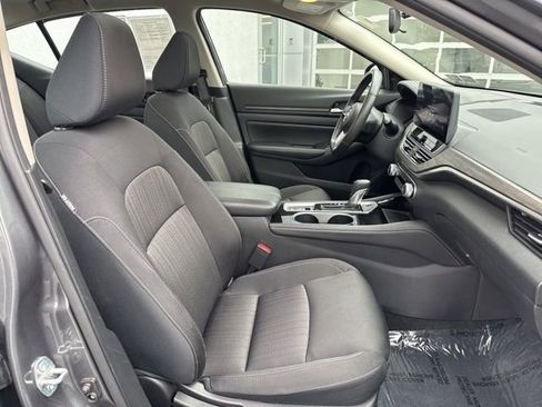 Used 2024 Nissan Altima 2.5 SV w/ SV Premium Package image 19