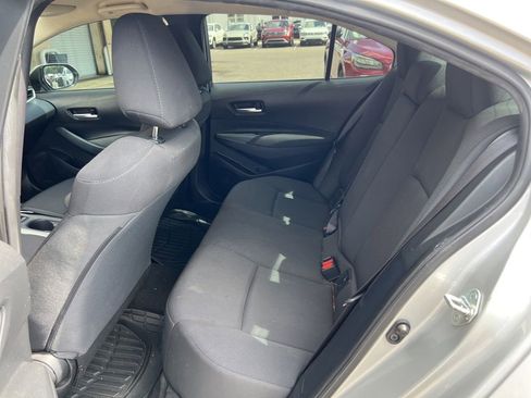 Used 2021 Toyota Corolla LE FWD image 6