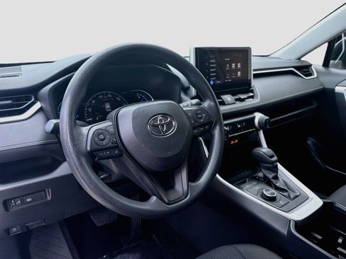 Used 2024 Toyota RAV4 LE AWD/4WD image 7