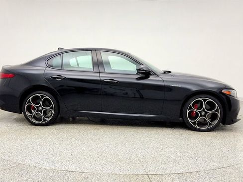 Used 2022 Alfa Romeo Giulia Veloce image 4