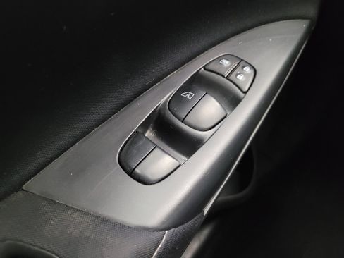 Used 2014 Nissan Sentra S FWD image 27