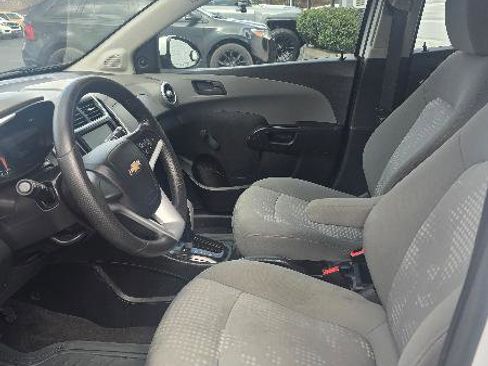 Used 2017 Chevrolet Sonic LT image 7