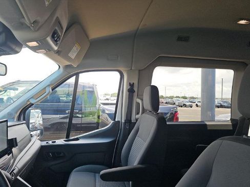 Used 2022 Ford Transit 350 XLT RWD image 8