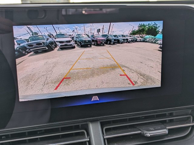 Used 2025 Chevrolet Trax LT FWD image 27