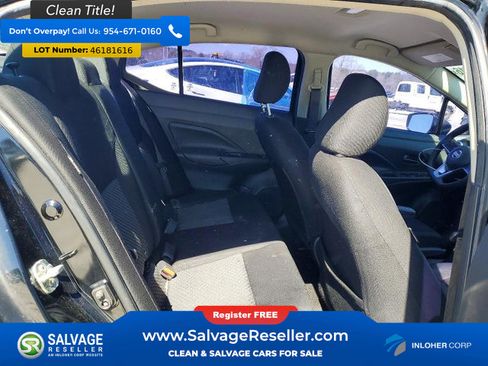 Used 2020 Nissan Versa S FWD image 13