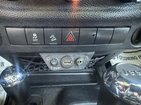 Used 2014 Jeep Wrangler Sport w/ Connectivity Group image 21