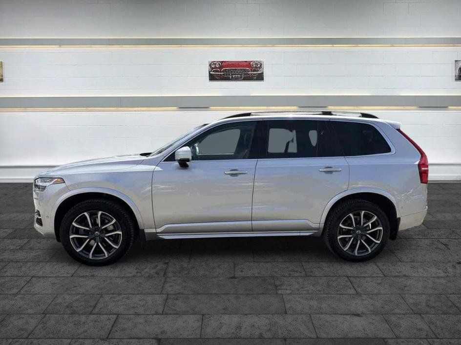 Used 2018 Volvo XC90 T6 Momentum w/ Convenience Package AWD/4WD image 4