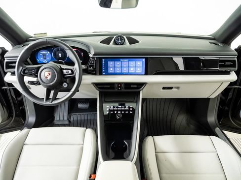 New 2026 Porsche Macan 4 Electric AWD/4WD image 19