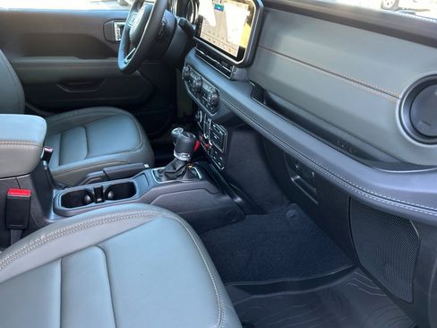 New 2026 Jeep Gladiator Mojave image 15