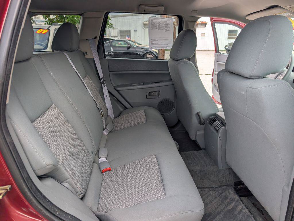 Used 2007 Jeep Grand Cherokee Laredo RWD image 12
