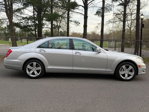 Used 2010 Mercedes-Benz S 550 4MATIC image 4