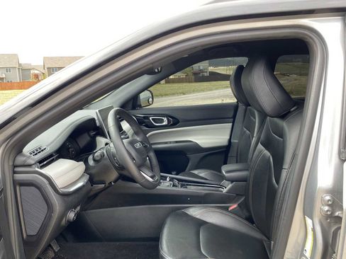 Used 2023 Jeep Compass Limited AWD/4WD image 15