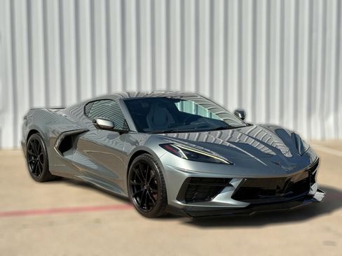 Used 2023 Chevrolet Corvette Stingray Coupe w/ 1LT RWD image 4