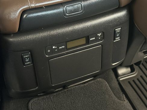 Used 2023 Nissan Armada Platinum w/ Captain's Chairs Package AWD/4WD image 15