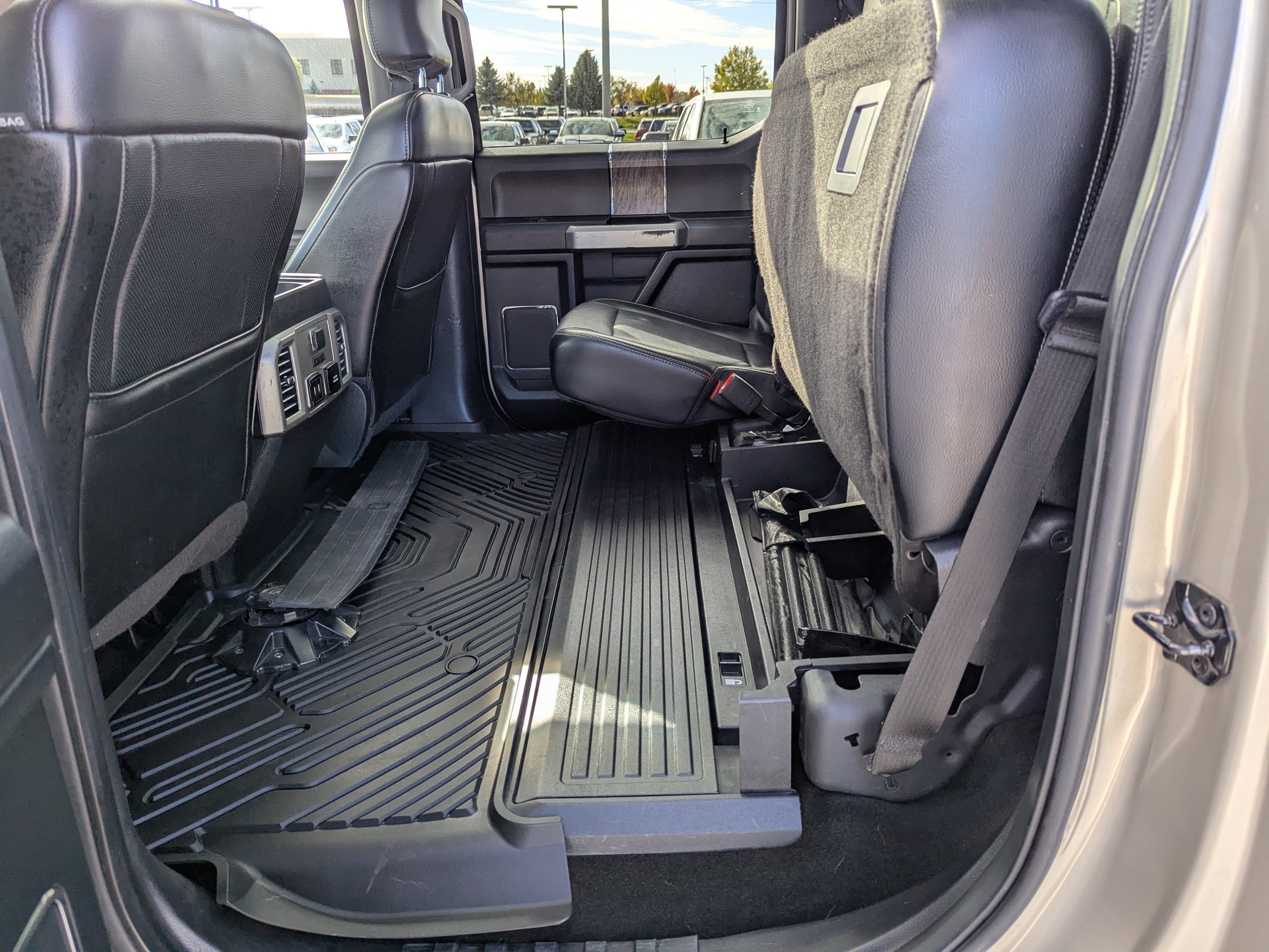 Used 2017 Ford F350 Lariat w/ Lariat Ultimate Package AWD/4WD image 32