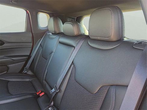 New 2026 Jeep Compass Latitude image 12