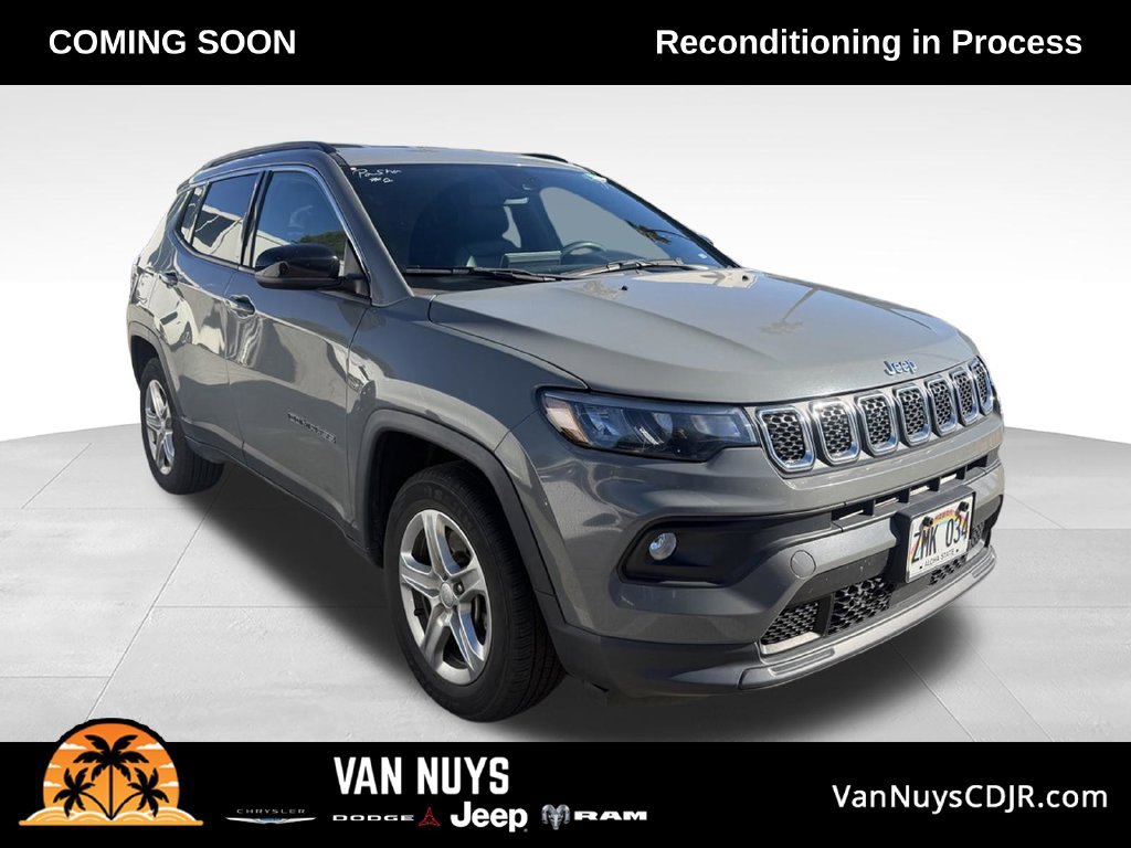 Used 2024 Jeep Compass Latitude AWD/4WD image 1