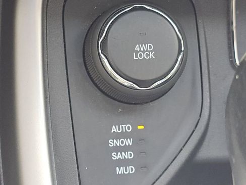 Used 2018 Jeep Compass Latitude w/ Popular Equipment Group image 33