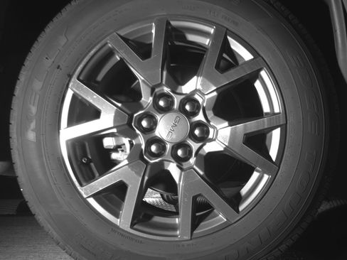 Used 2023 GMC Acadia SLT FWD image 15