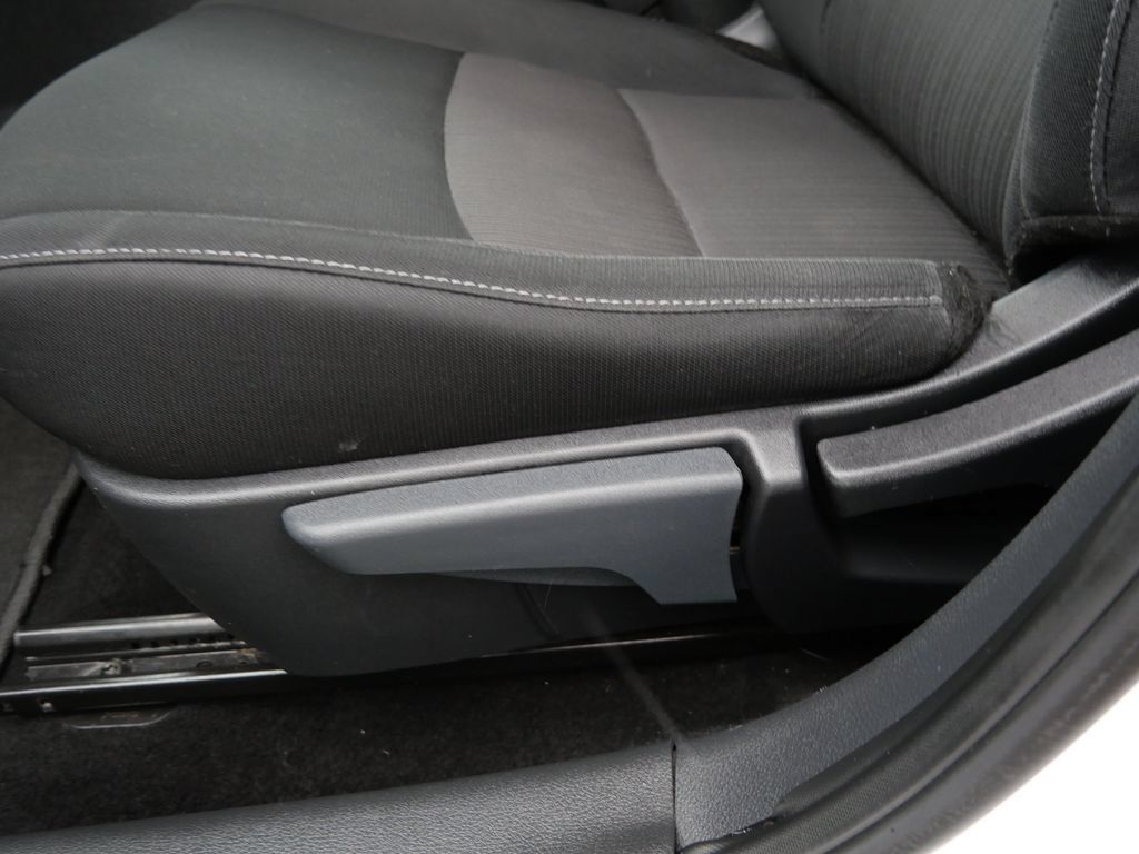 Used 2024 Nissan Sentra SV FWD image 17