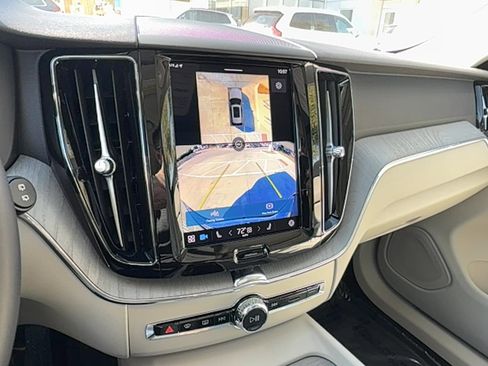 Used 2024 Volvo XC60 B5 Plus w/ Protection Package Premier image 20