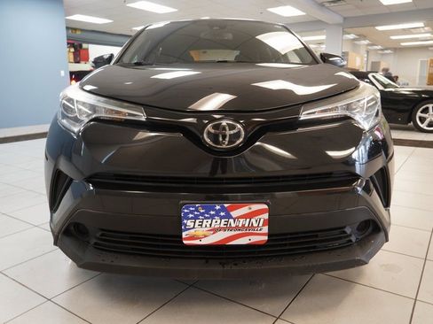 Used 2018 Toyota C-HR XLE image 12