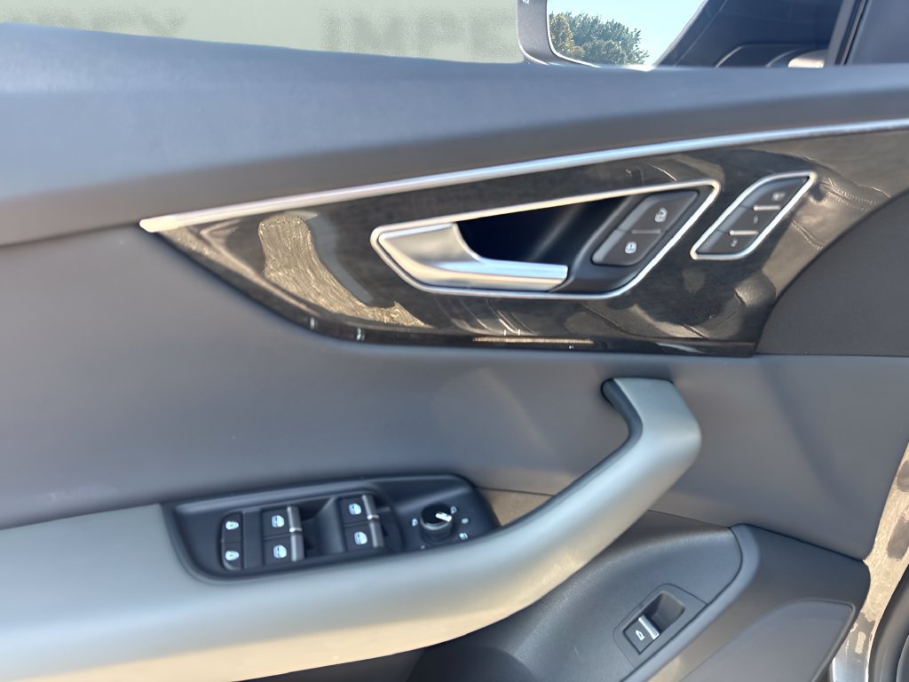 Used 2019 Audi Q8 Premium w/ Convenience Package AWD/4WD image 27
