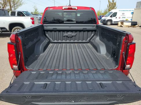 Used 2025 Chevrolet Colorado ZR2 w/ Technology Package image 28