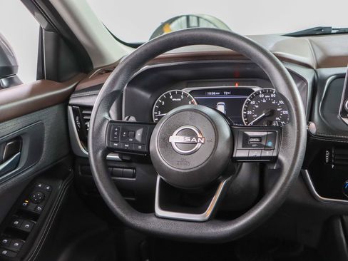 Used 2022 Nissan Rogue SV FWD image 12