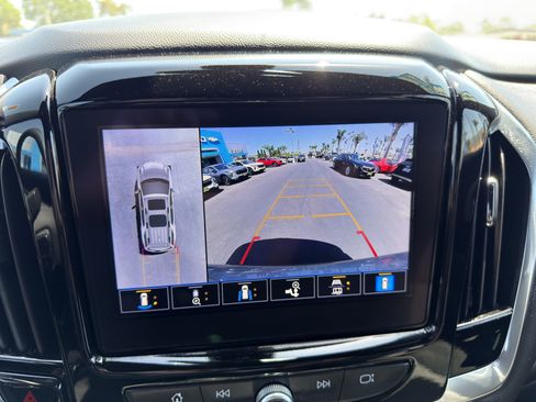 Used 2023 Chevrolet Traverse LT FWD image 35