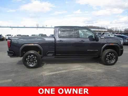 Used 2025 GMC Sierra 2500 AT4X image 6