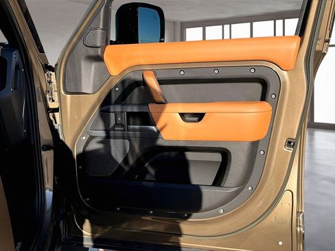 Used 2023 Land Rover Defender 110 X image 19